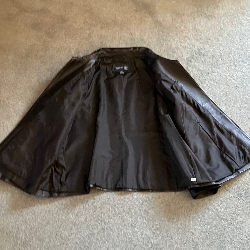 Sleek Black Leather Performance Jacket - image 4